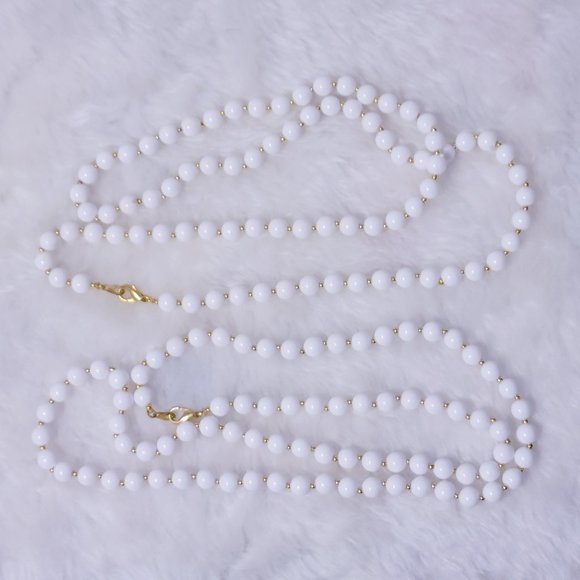 White plastic beaded necklace - set of 2 - Picture 1 of 3